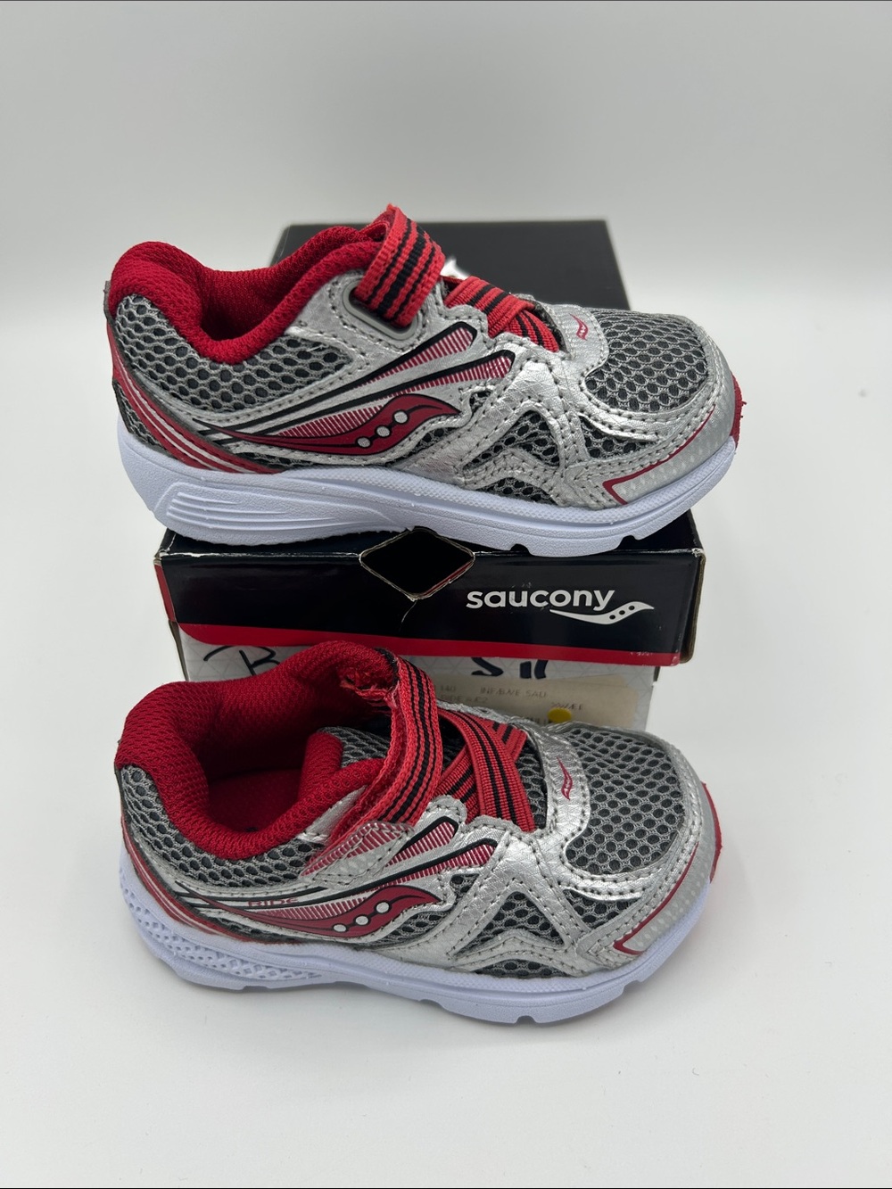 Saucony Kids Silver and Red Ride sneaker toddler 5xw